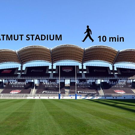 Lionne-Stade Du Lou Lyon Buitenkant foto